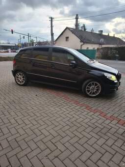 Mercedes Benz B 180,  2011 r v - 4
