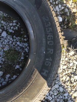 235/60r16 semperit - 4