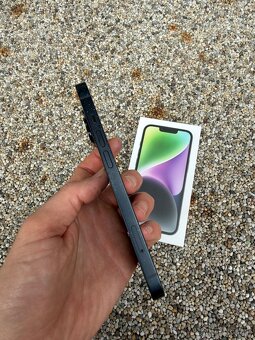 IPhone 14 - baterie 100% - 4