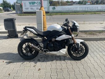 Triumph Speed Triple 1050 R.v 2011 - 4