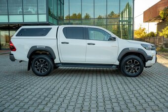 Toyota Hilux DC 2.8 I D-4D Invincible 4x4 A/T - 4