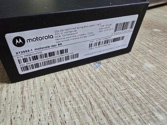 Motorola Razr 60 256gb 8gb ram nepouzita neodbalena bol to d - 4