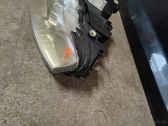 Ľavé predné halogénové svetlo Audi A4 B7 - 4