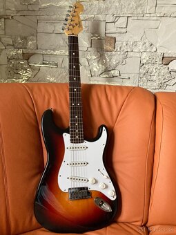 Fender Stratocaster USA - 4