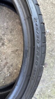 Pirelli P Zero 245/30 r20 - 4
