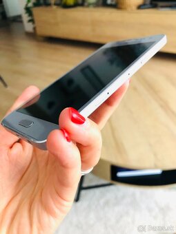 Samsung Galaxy A3 strieborný - 4