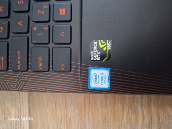 Asus F550V - 4