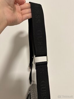 Crossbody GUESS taška - 4