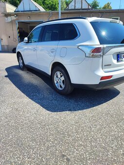 Mitsubishi Outlander 2.2 DI-D 4WD AT - 4