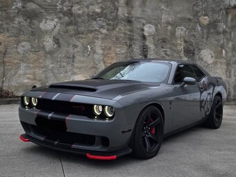 Dodge Challenger 6.2 SRT HELLCAT - 4