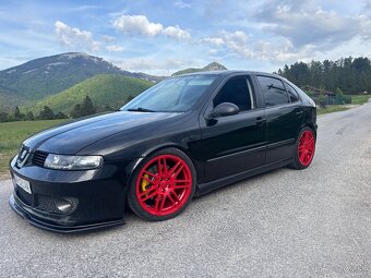 Predám Seat Leon Cupra 1.8T 132kW + úprava na 220ps - 4