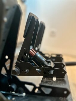 MOZA R9 V2 cocpit - 4