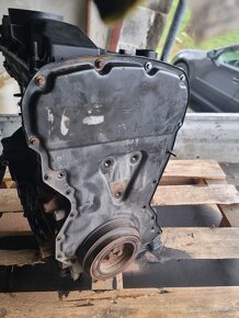Ford tranzit Polomotor, hlava komplet 2.2 - 4