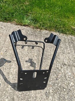 Predám držiak zadného kufra SHAD S0GS66ST pre Suzuki GSR 600 - 4
