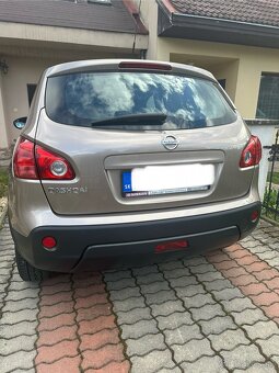 Nissan Qashqai 1,6 benzín - 4