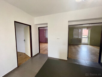 MH268- Na predaj svojpomovný 3 izbový byt s balkónom a garáž - 4