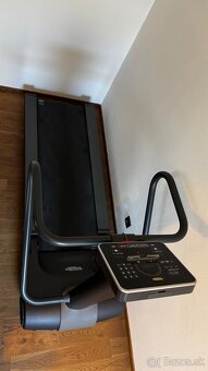 Bežecký pás Technogym - 4