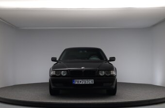 Predám BMW E38 740iL facelift - 4