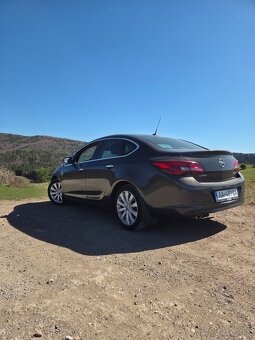 Opel Astra J 1.4 Turbo - 4