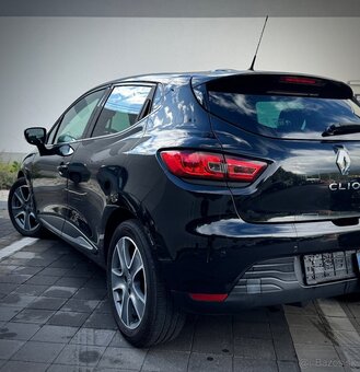 RENAULT CLIO 1.2i - 4