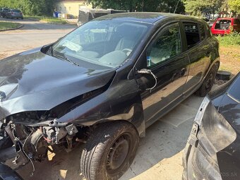 Rozpredam Renault Megane III 1.6 K4M V8 2011 74kw - 4