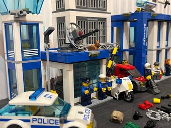 Lego city 60047 - 4