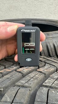 235/55 r19 - 4