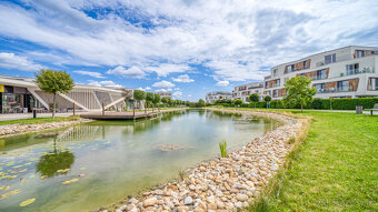 Príjemný 3-izbový byt s predzáhradkou a parkovaním TRI VODY  - 4