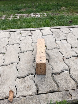 Šamotové tehly klinové (šamotky) - 4