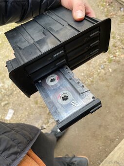 Fischer C-Box na kazety VW Golf mk3 - 4