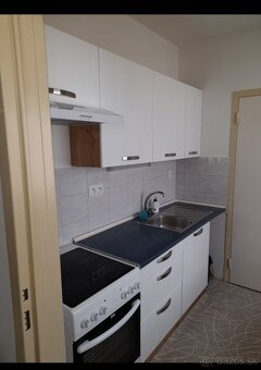 1izbovy byt 34m2 Trencin, Juh - 4