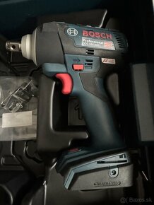 Aku razovy uťahovak Bosch GDS 18V-300 Professional - 4