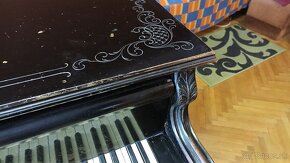 Klavír - krídlo strednej veľkosti - 4