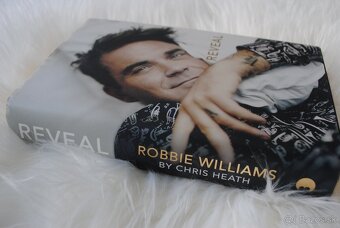 Reveal - Robbie Williams - 4