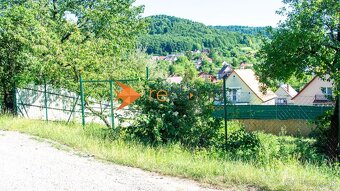 POZEMOK NA PREDAJ - 4