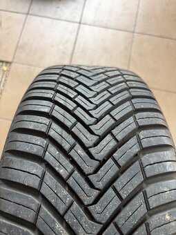 205/55R16 - 4