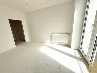 1 -IZB. BYT s BALKÓNOM (35m2), PARKING, SENICA, SADOVÁ UL. - 4