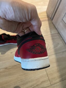 Nike Air Jordan Low 1 553558 605 - 4