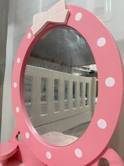 Kozmetický stolík - 4