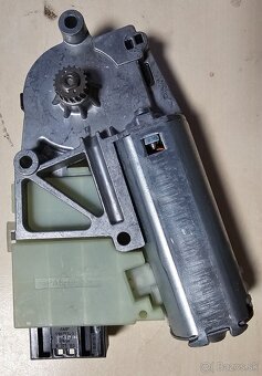 Predam motorčeky na ťahovanie okien - 4