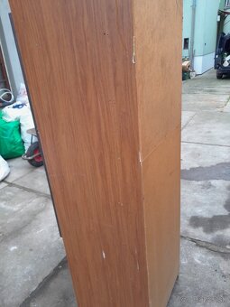 Predám skriňu na kompoty - 4