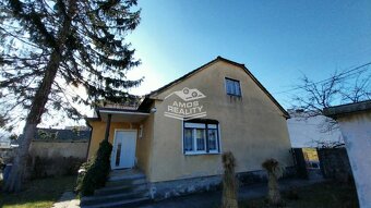 Rodinný, rozľahlý pozemok 712 m2, Sološnica, okres Malacky + - 4
