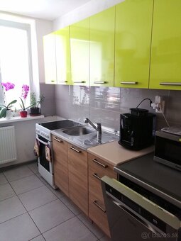 NOVINKA Predaj - 3 izbový byt Brezová pod Bradlom - 4