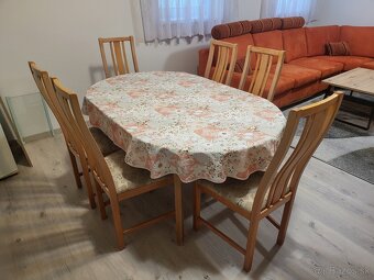 Predám jedálenský set- stôl a 6 stoličiek. - 4