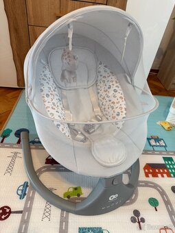 Kinderkraft automatická Hojdačka - 4