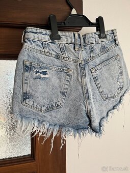 BERSHKA Riflové kraťasy č. 38 - 4