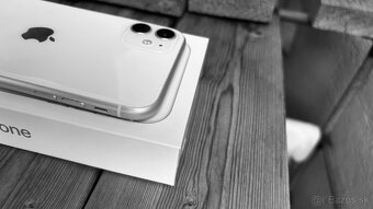 iPhone 11 64GB - 4