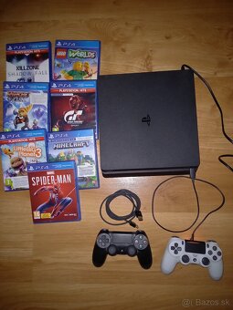 PlayStation 4 - 4