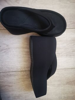 Čierne neoprénové sandále na platforme ZARA - 4