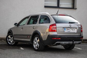 Škoda Octavia Combi 2.0FSI 4x4 Scout - 4